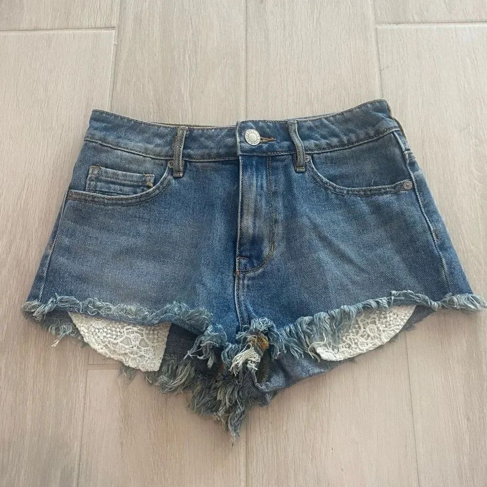 Kendall and Kylie Jean Shorts with Lace Pockets